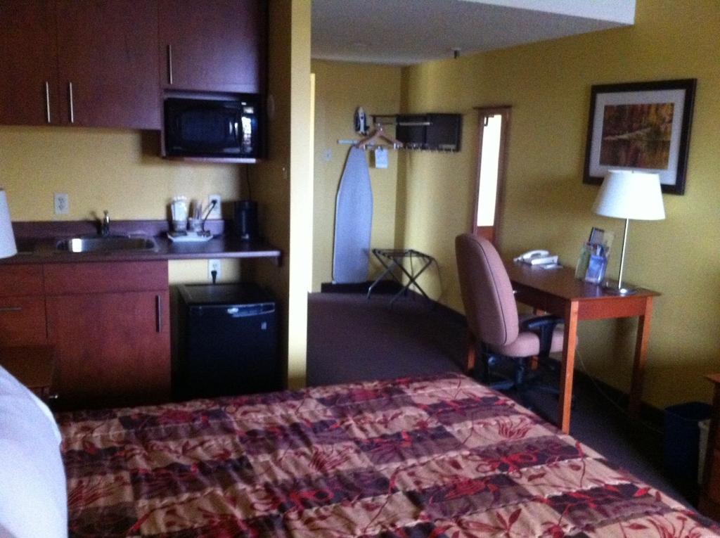 Dartmouth Oceanview Hotel Halifax Room photo